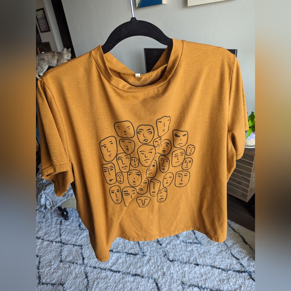 Plus size terracotta t-shirt with faces print, size 4X